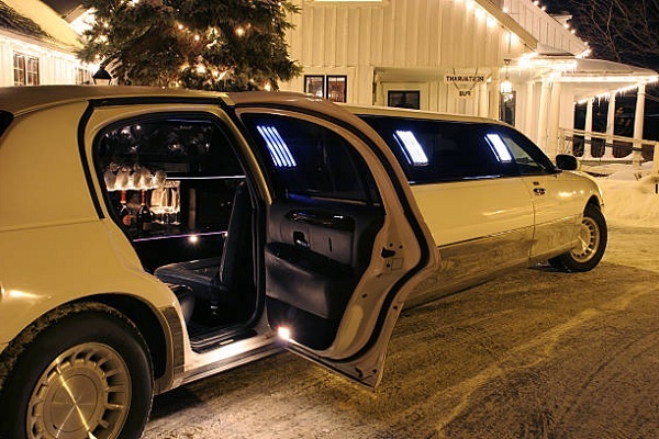 Cheap Limousine Service in Qatar